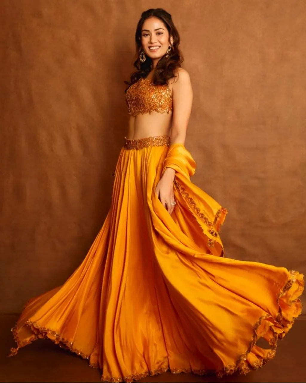 Choli ke Peeche Lehenga