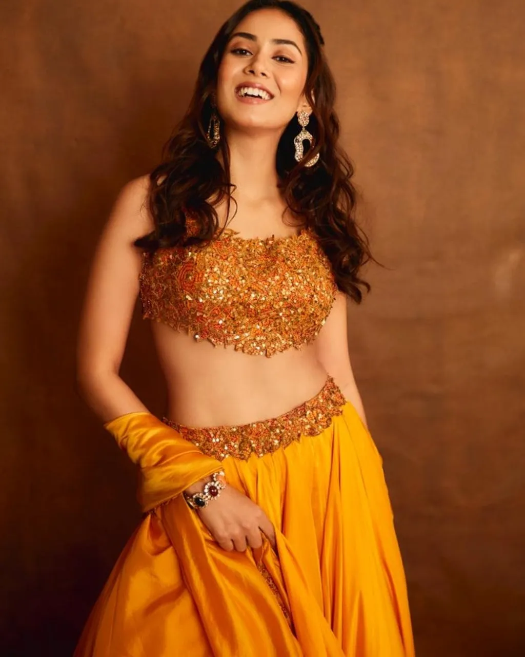 Choli ke Peeche Lehenga