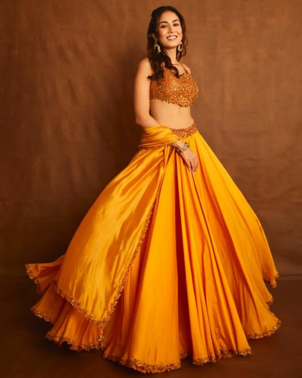 Choli ke Peeche Lehenga