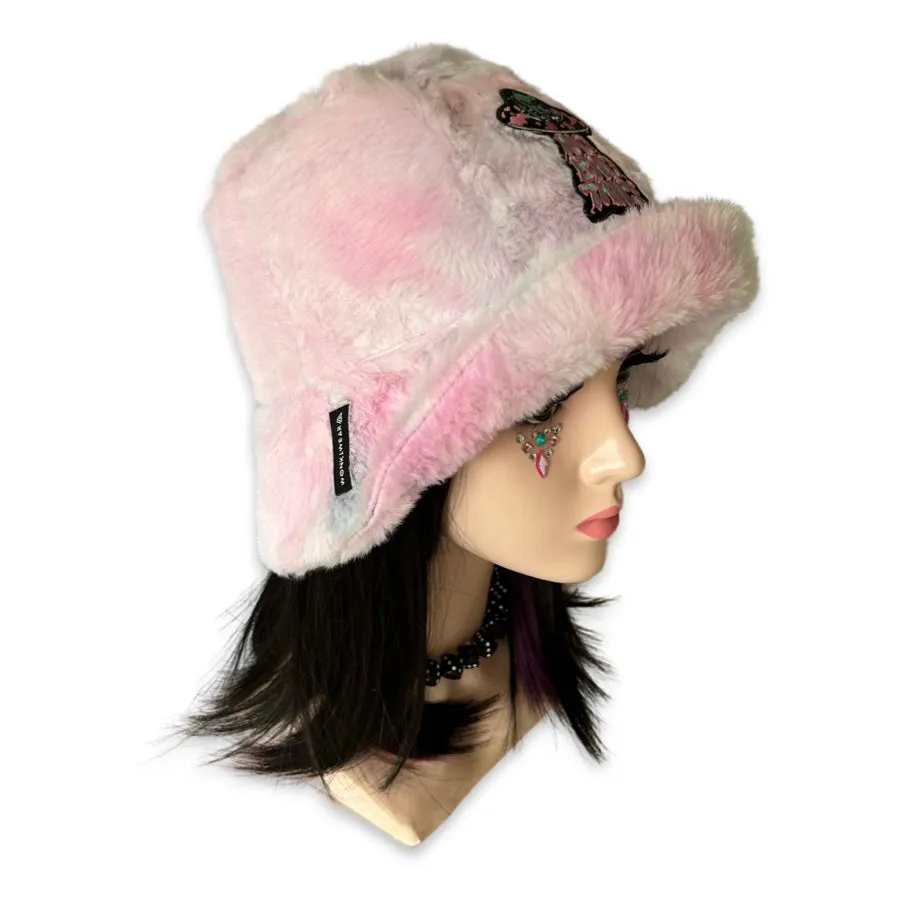 Handmade pastel pink tie dye furry bucket hat - Alien no bad trips