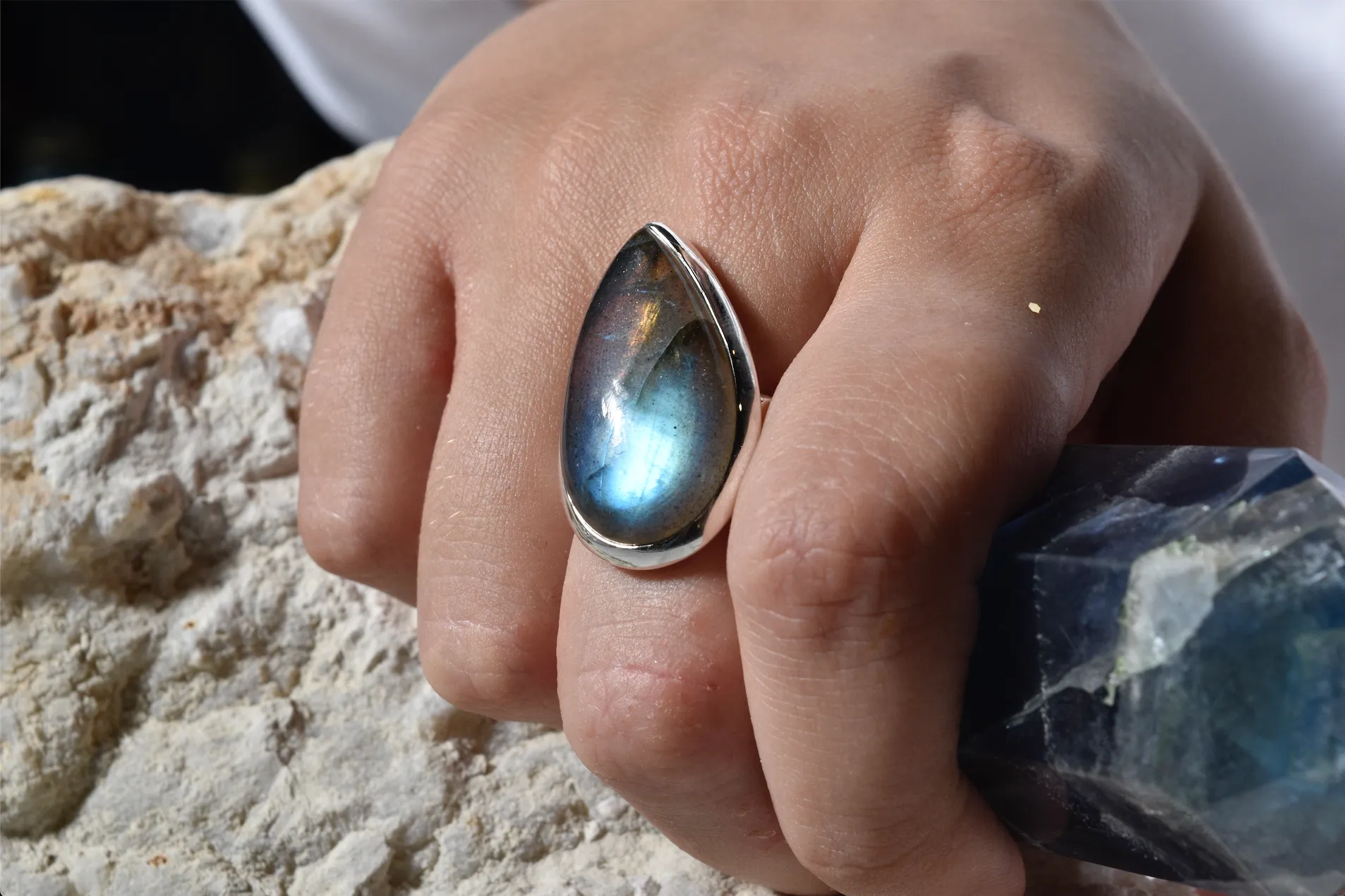 Labradorite Ariel Ring - Long Drop (US 6)